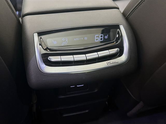 Used 2023 Cadillac XT6 Premium Luxury image 29