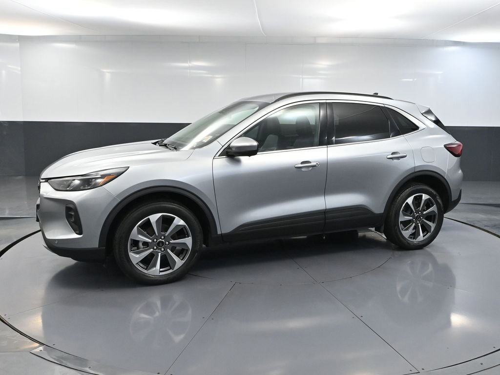 Used 2024 Ford Escape Platinum image 9