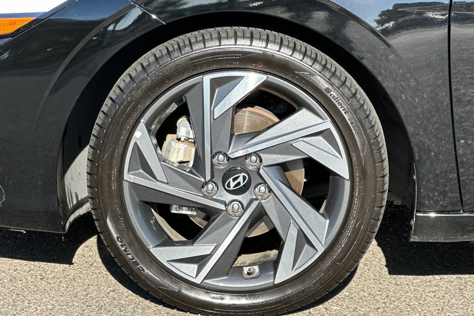 Used 2024 Hyundai Elantra Limited FWD image 24