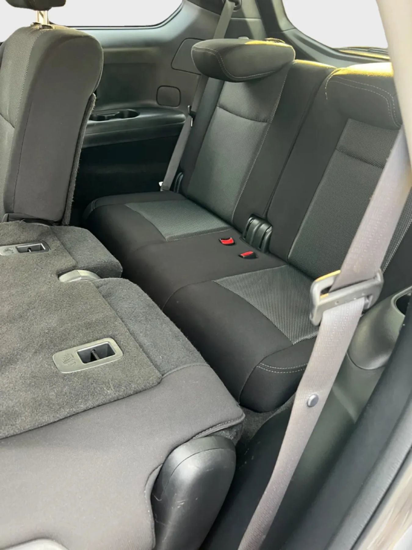 Used 2020 Nissan Pathfinder SV image 10