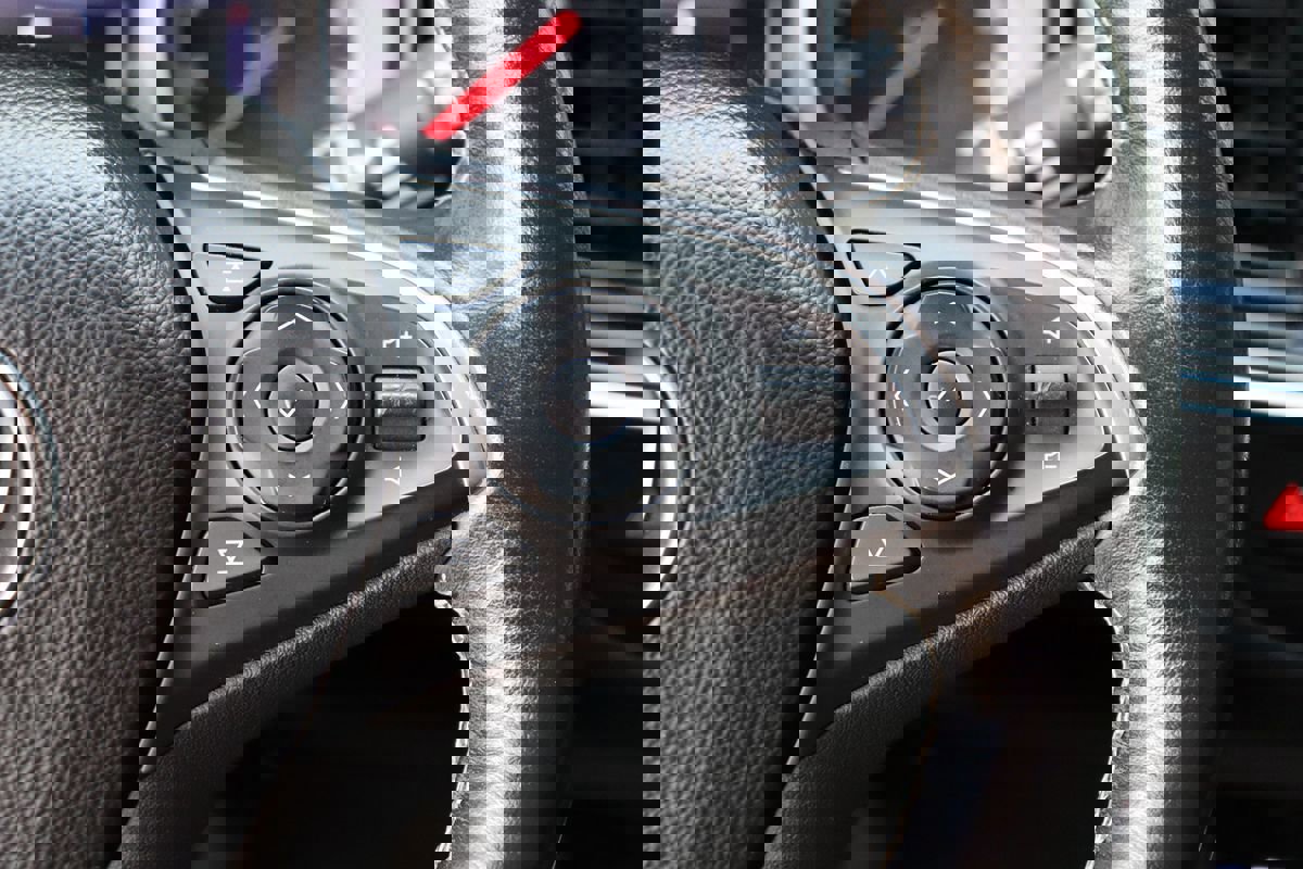 Used 2018 Buick Regal Essence w/ Driver Confidence Package #1 image 16