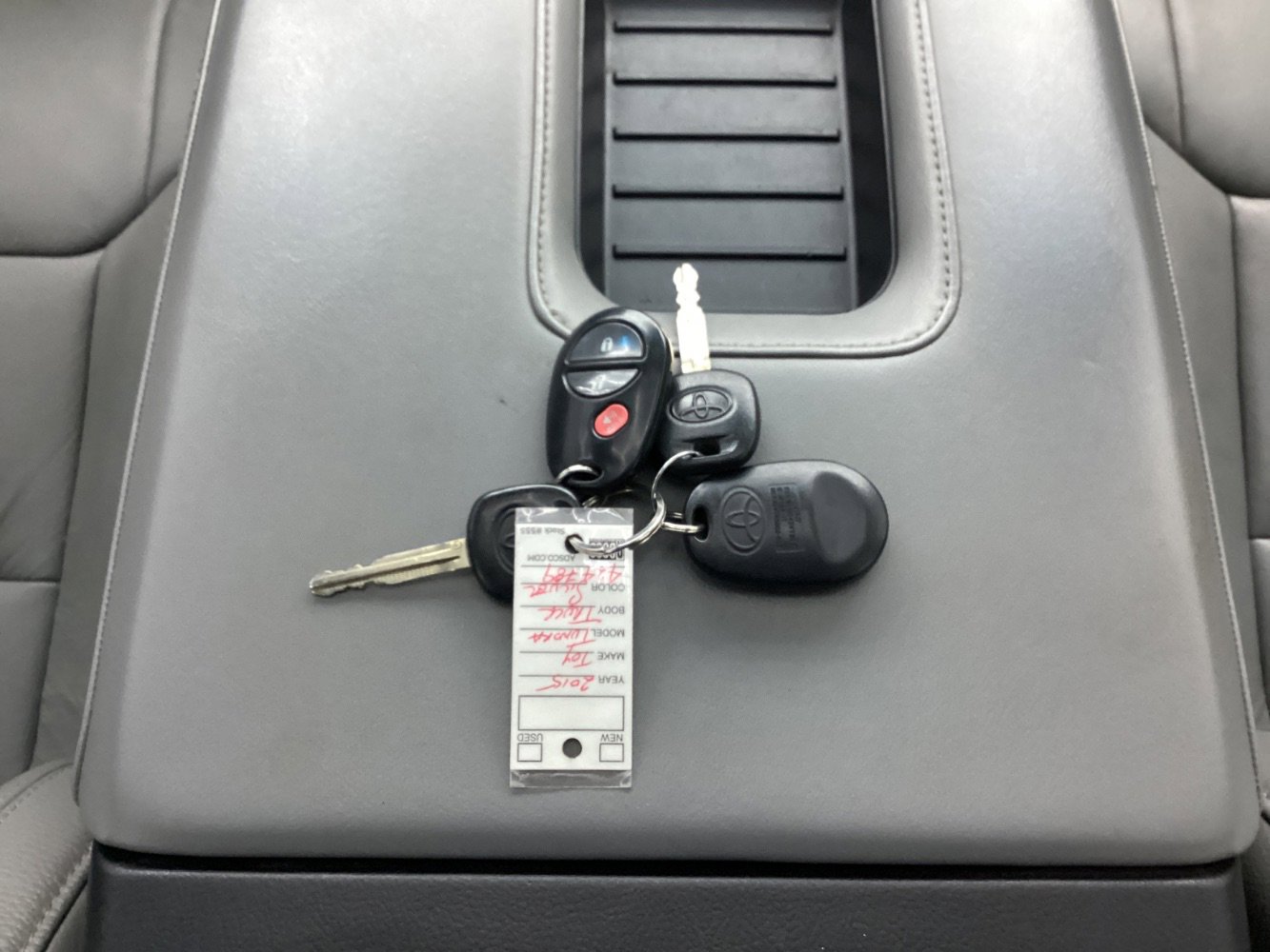 Used 2015 Toyota Tundra Limited w/ Limited Premium Package image 39