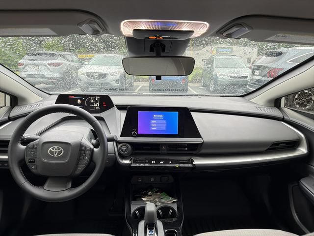 Used 2025 Toyota Prius LE FWD image 17