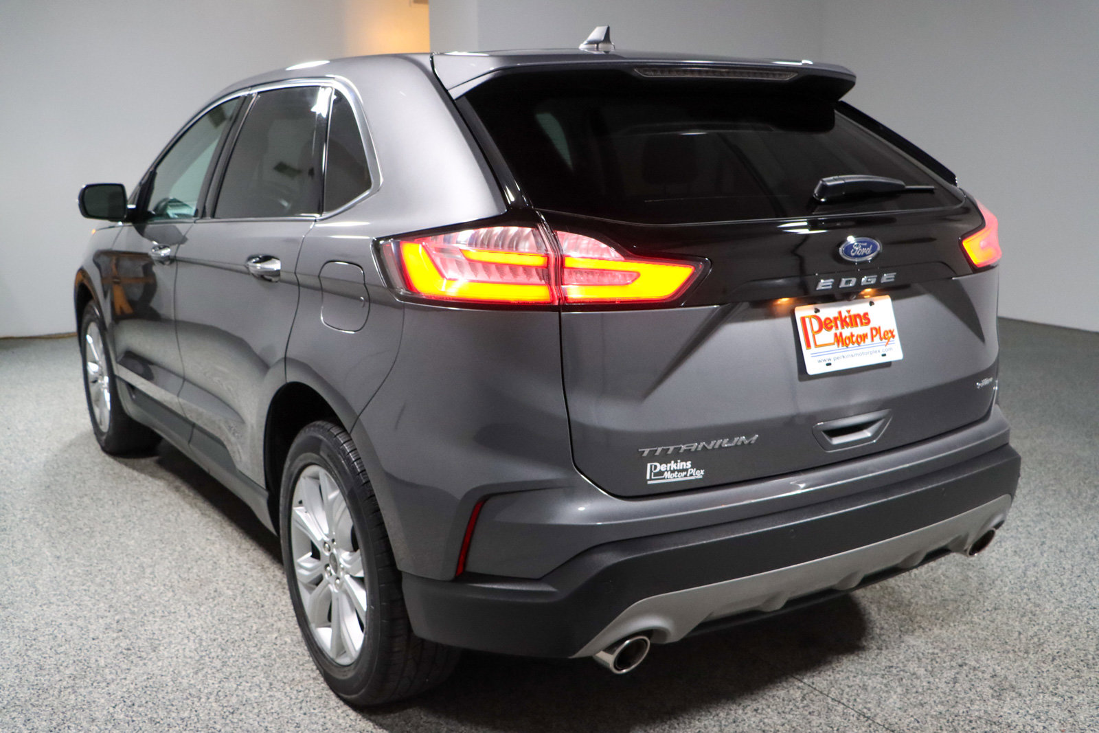 Used 2023 Ford Edge Titanium image 9
