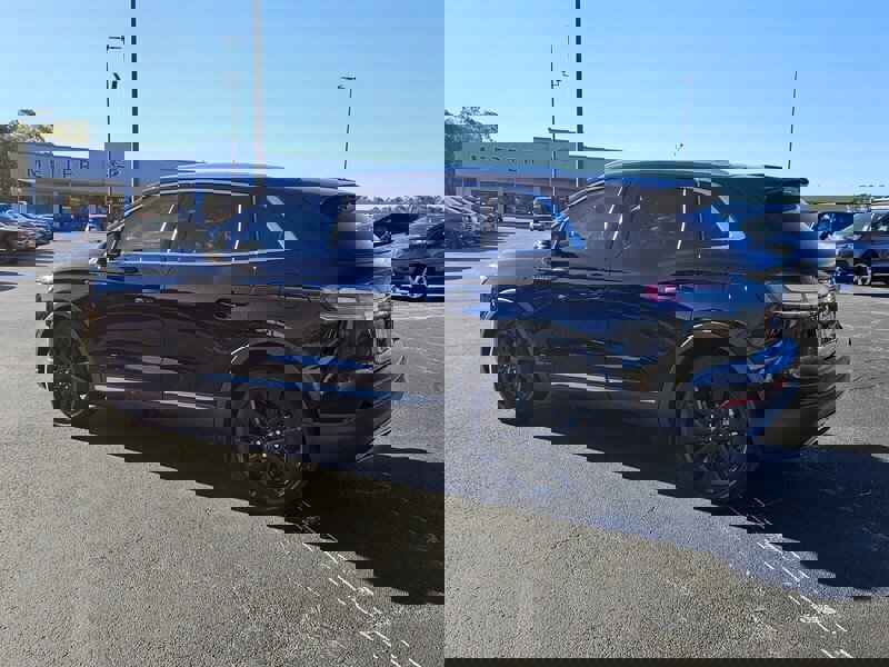 Used 2023 Lincoln Nautilus Reserve w/ Monochromatic Package image 8