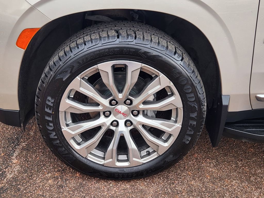 Used 2022 GMC Yukon XL Denali image 10