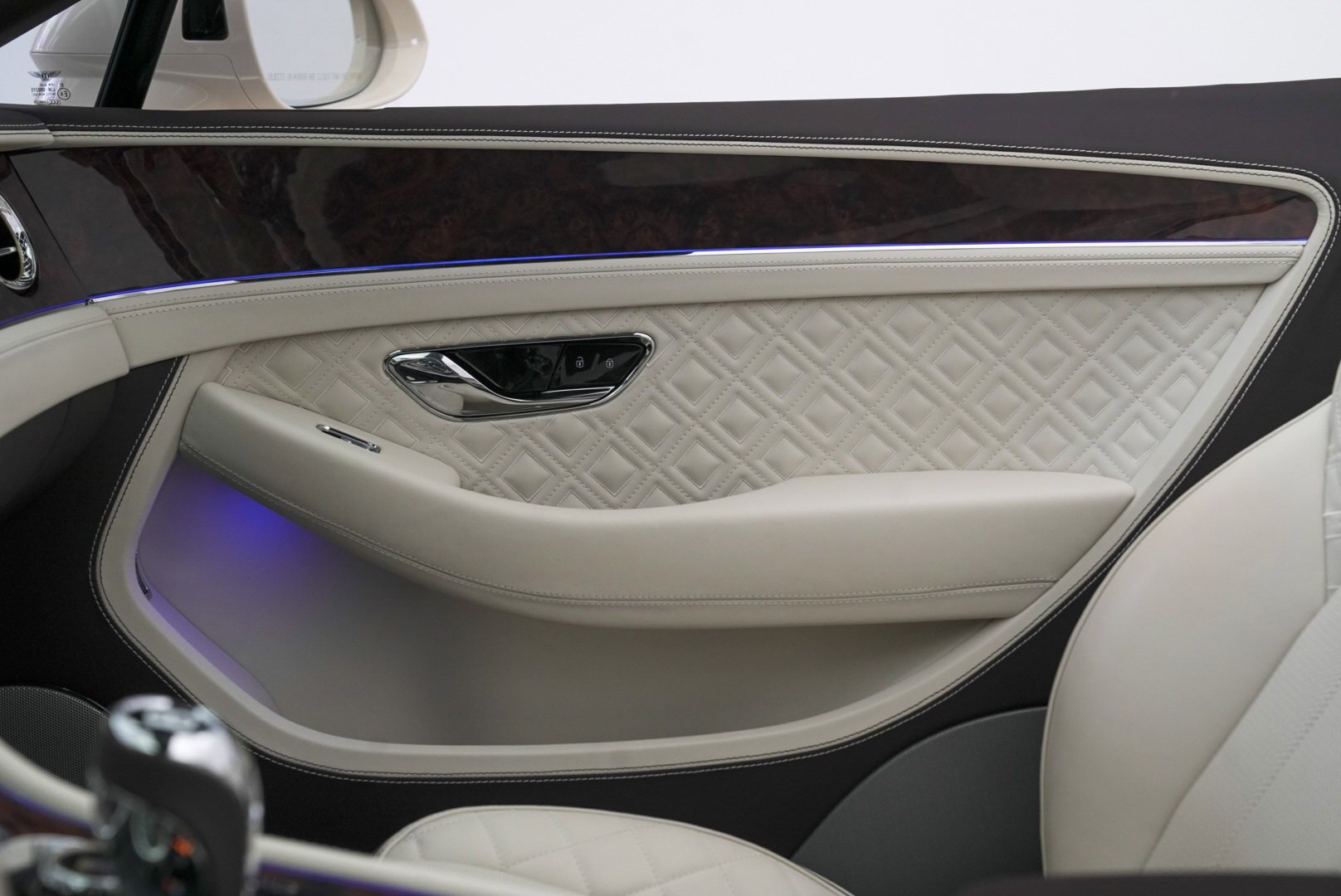 Used 2023 Bentley Continental GT Azure image 39