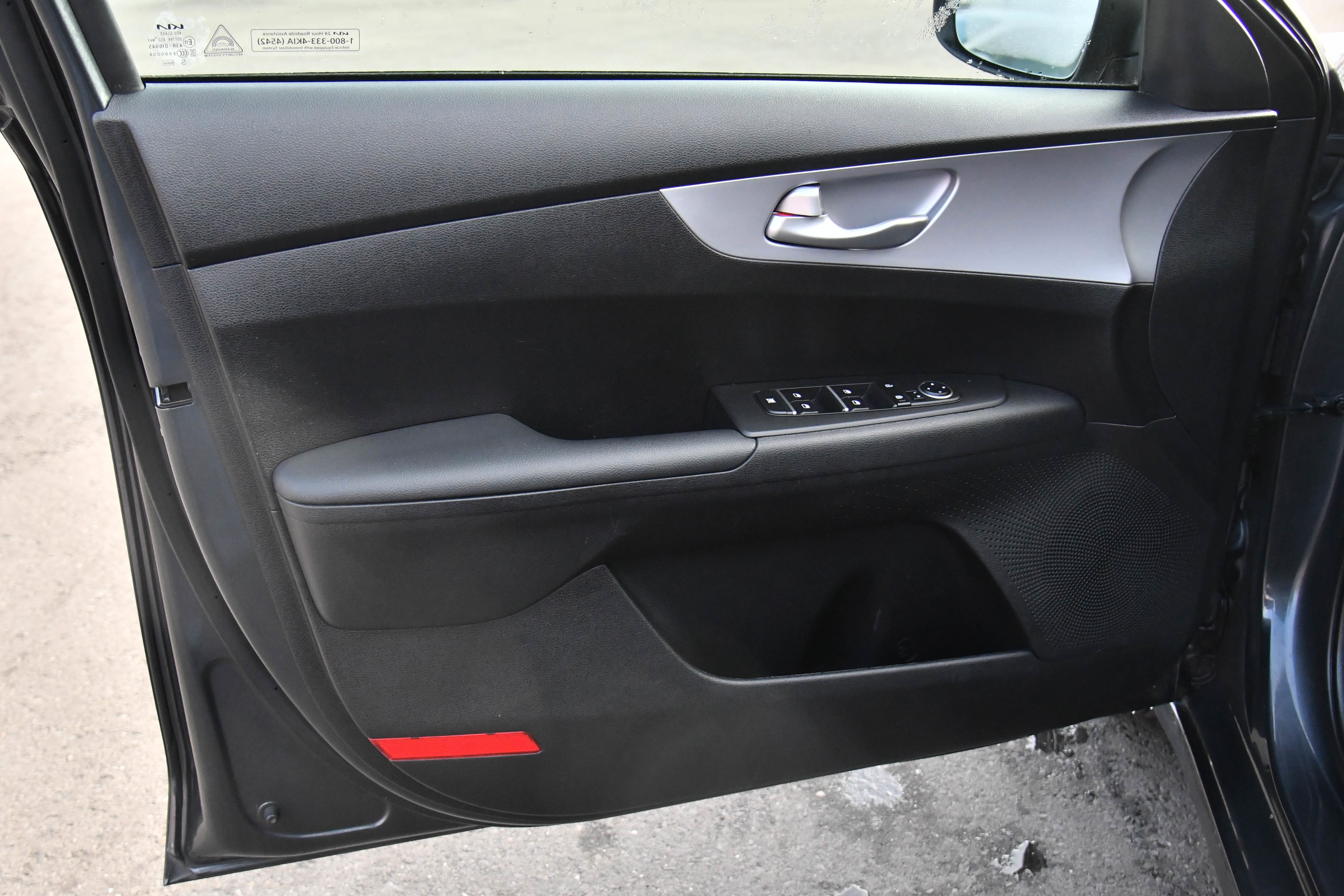 Used 2024 Kia Forte LXS image 13