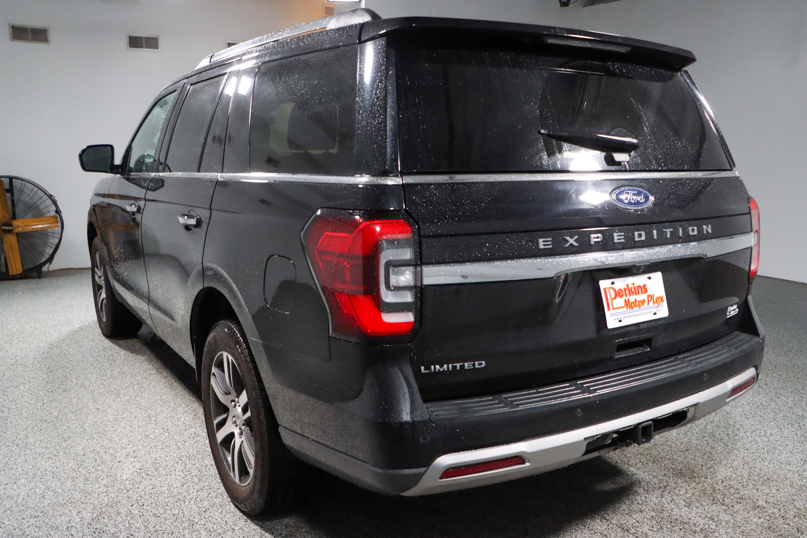 Used 2022 Ford Expedition Limited RWD image 9