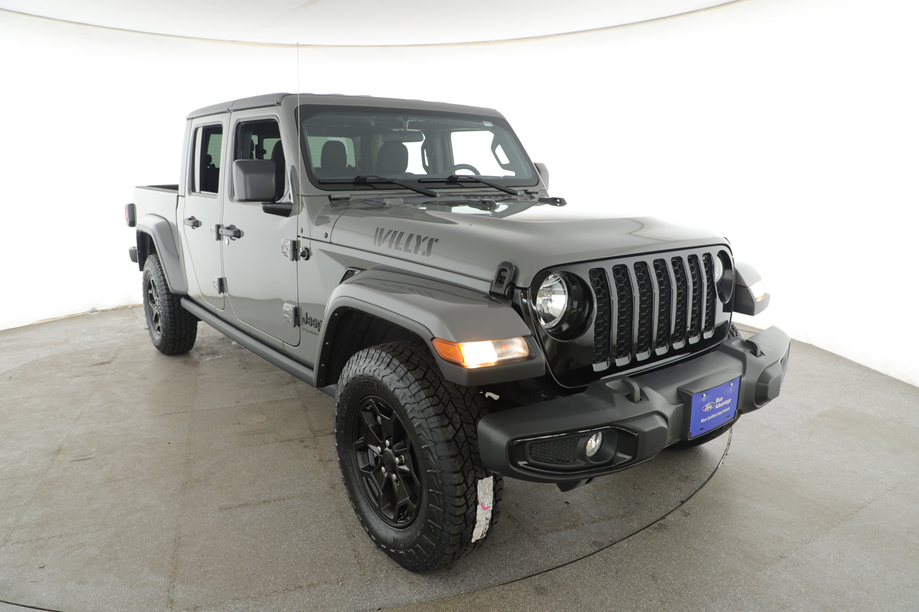 Used 2023 Jeep Gladiator Willys image 3