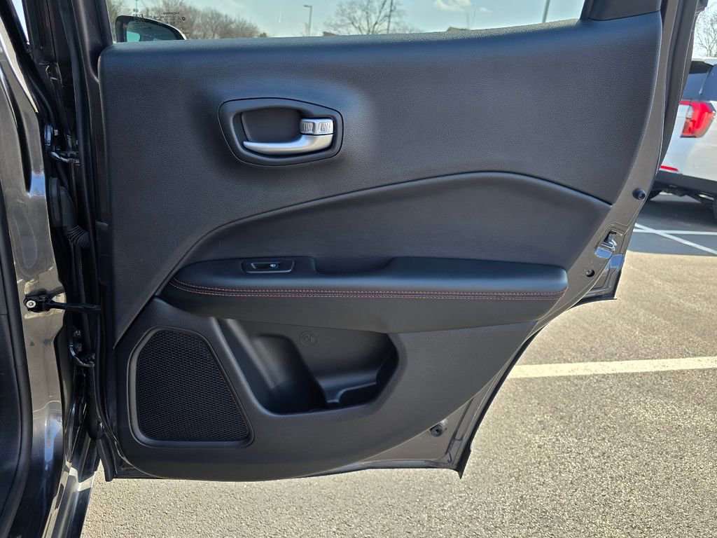 Used 2018 Jeep Compass Trailhawk w/ Navigation Group image 31