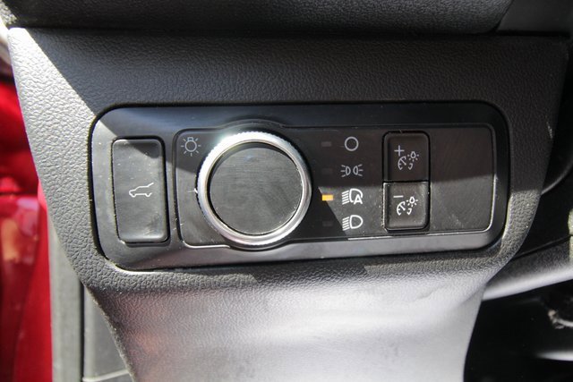 Used 2022 Ford Escape SE w/ SE Sport Appearance Package image 21