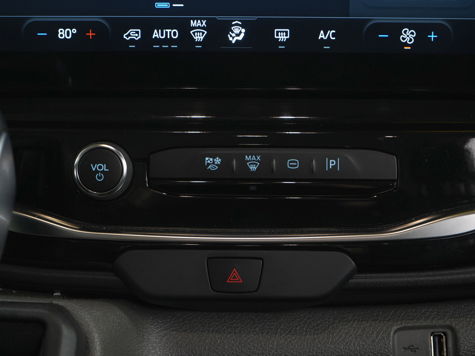 Used 2024 Ford Transit 350 XLT image 18