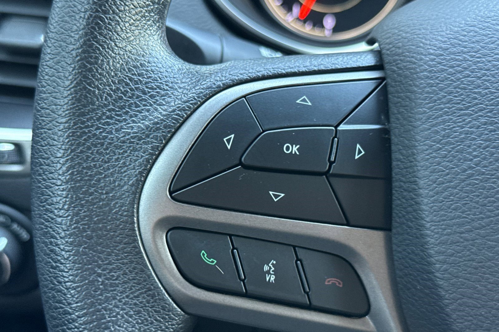 Used 2020 Jeep Cherokee Latitude image 29