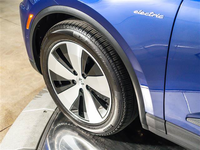 Used 2026 Porsche Macan Electric RWD image 14