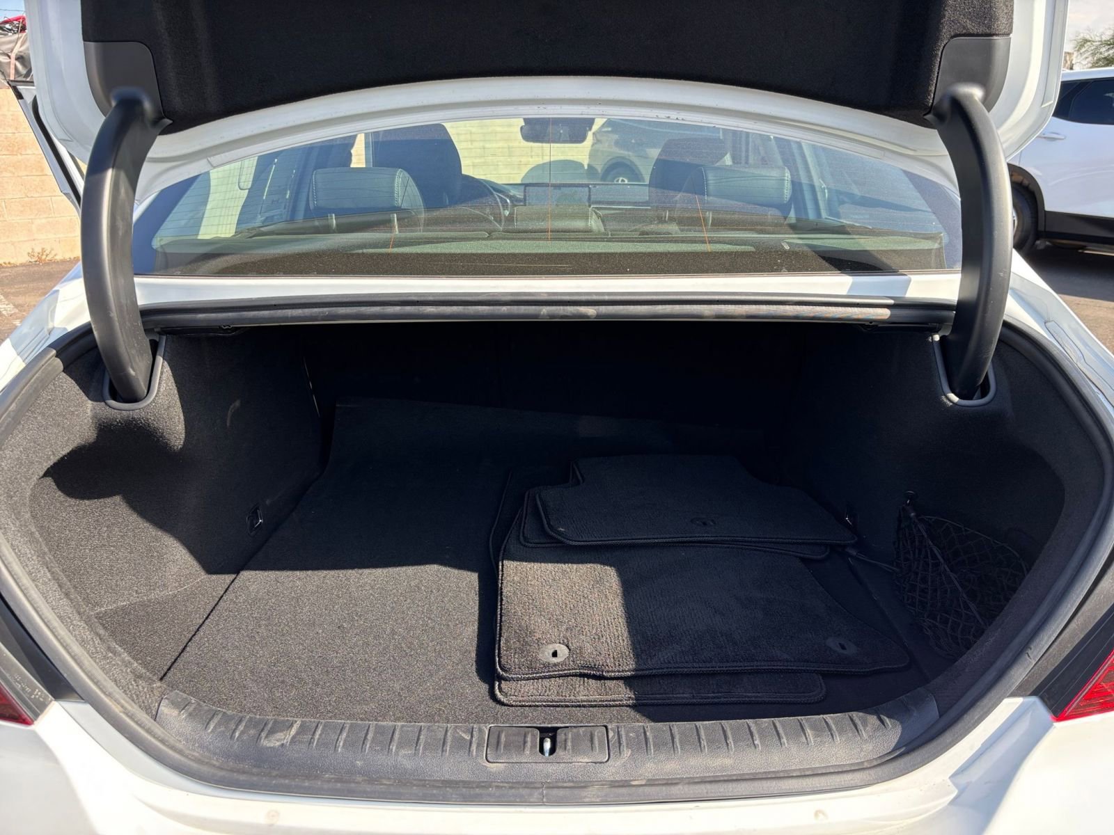 Used 2025 Genesis G70 2.5T image 34