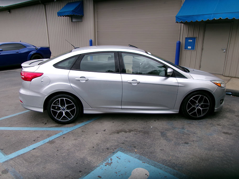 Used 2016 Ford Focus SE w/ SE Sport Package FWD image 6