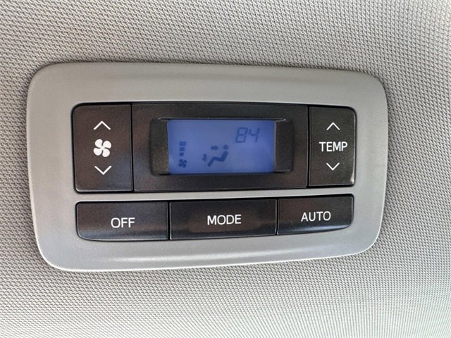 Used 2019 Toyota Sienna SE image 18