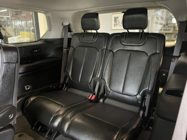 Used 2024 Jeep Grand Cherokee L Limited w/ Luxury Tech Group II image 18