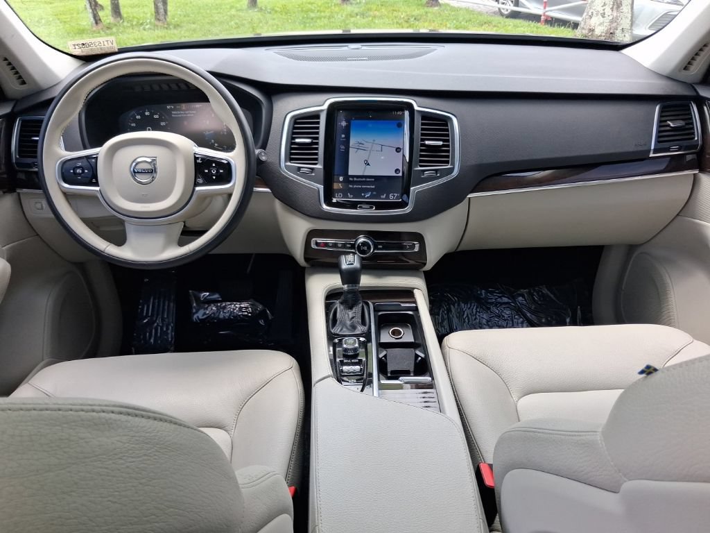 Used 2019 Volvo XC90 T6 Momentum AWD/4WD image 9