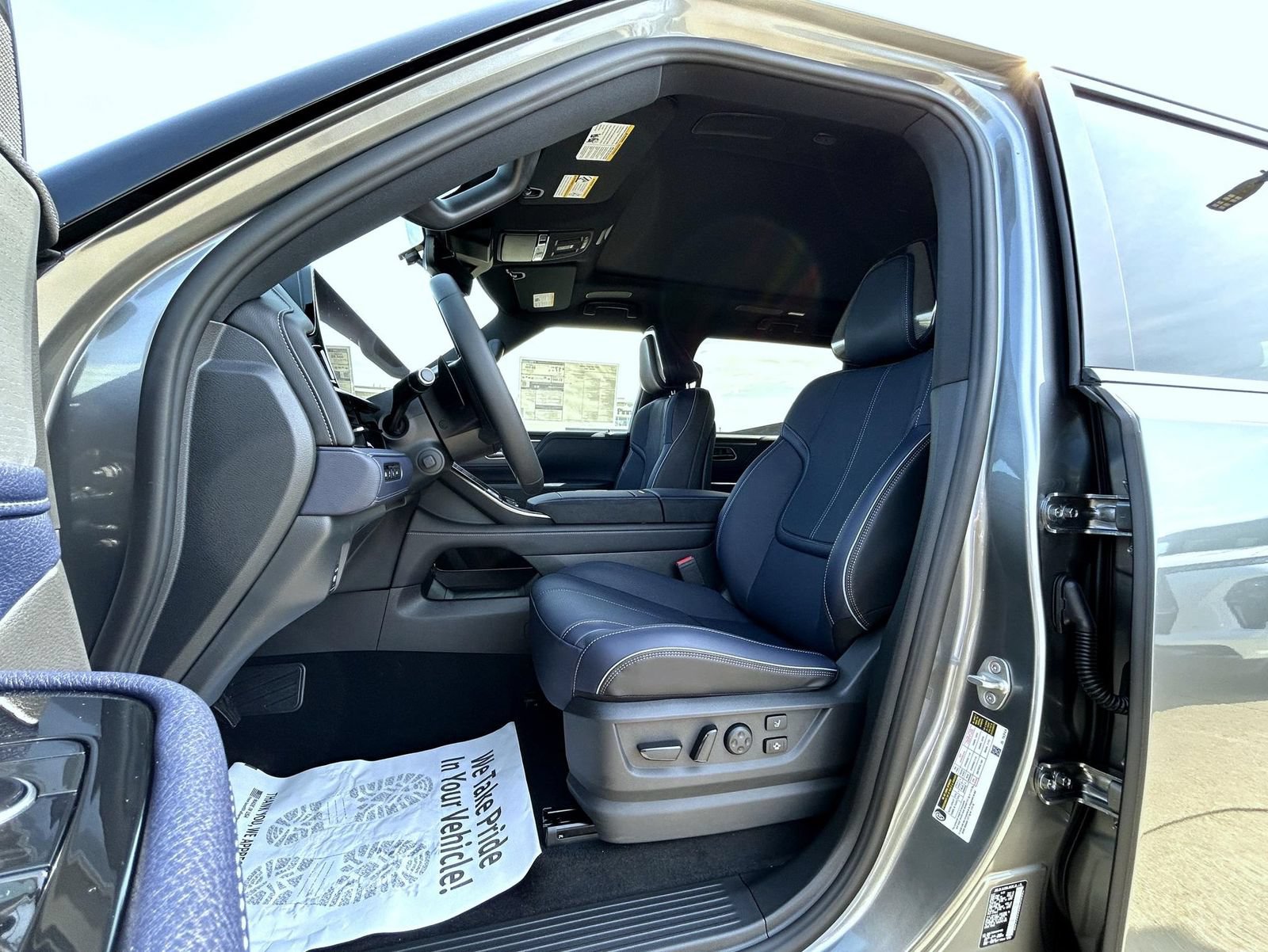 New 2027 INFINITI QX80 Sensory w/ Sport Exterior Package AWD/4WD image 10