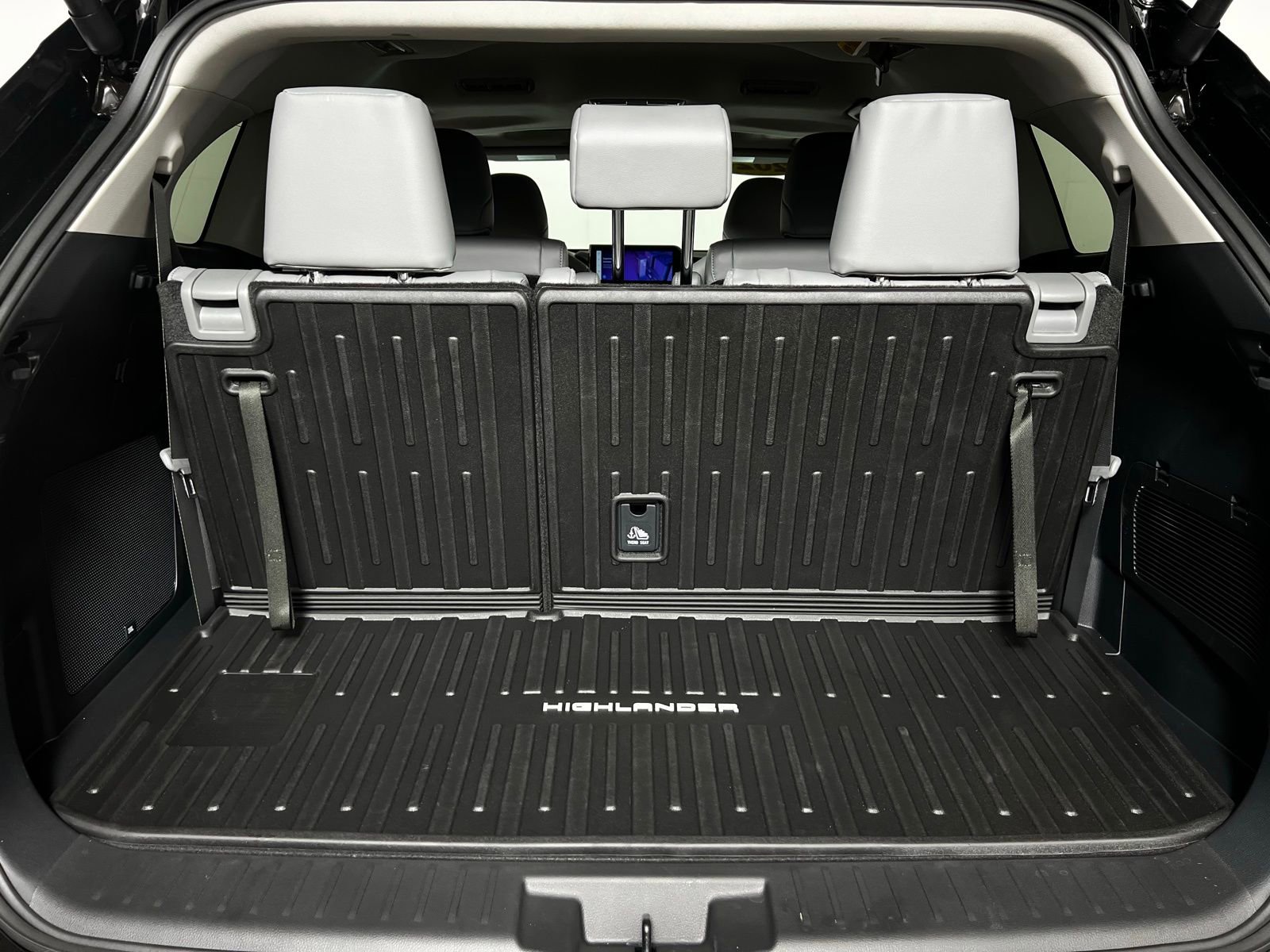 Certified 2026 Toyota Highlander Limited image 29