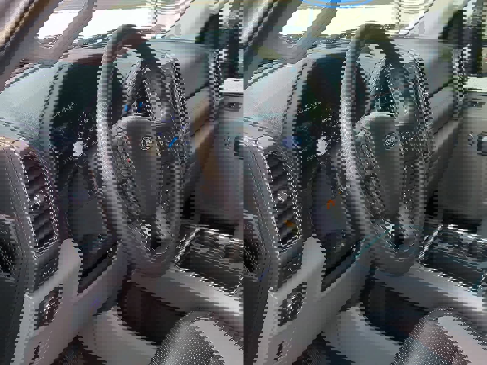 Used 2020 Ford F250 XLT w/ XLT Premium Package image 10