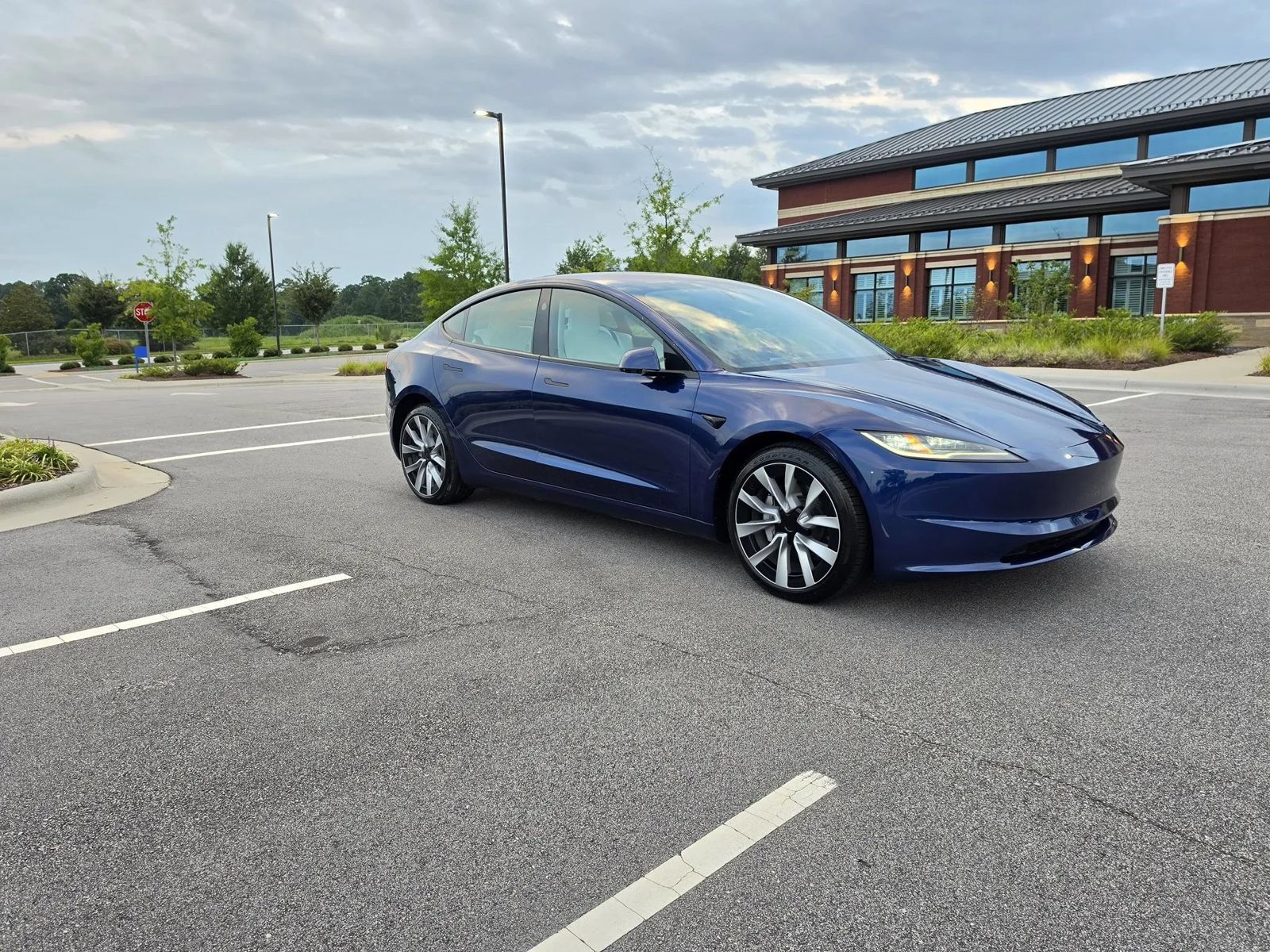 Used 2025 Tesla Model 3 RWD image 3