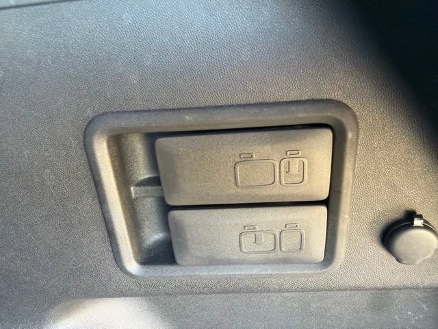 Used 2019 Chevrolet Equinox Premier FWD image 12