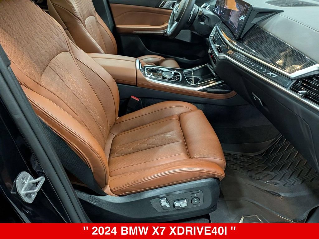 Used 2024 BMW X7 xDrive40i w/ M Sport Package AWD/4WD image 37