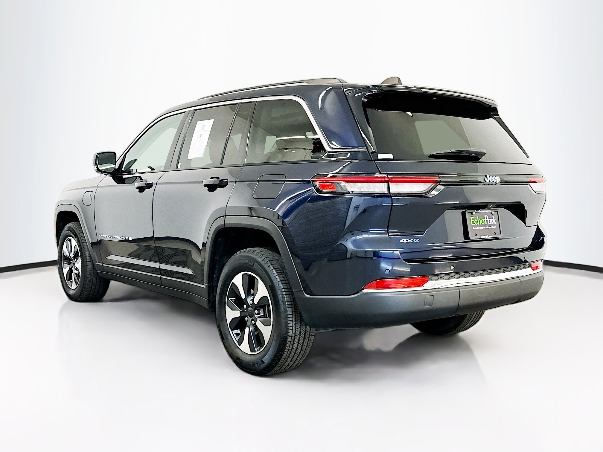 Used 2023 Jeep Grand Cherokee 4WD 4xe image 5