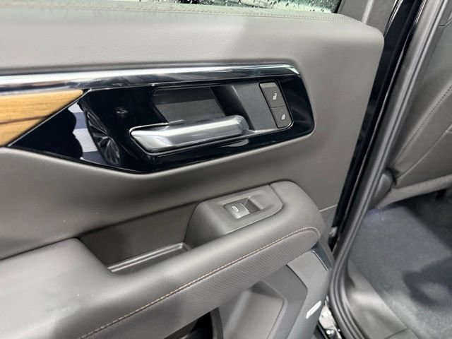 New 2026 Chevrolet Suburban High Country image 22