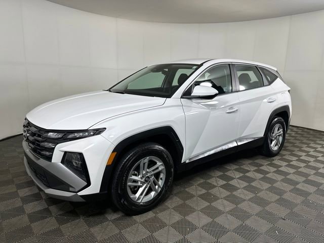 Certified 2025 Hyundai Tucson SE image 7