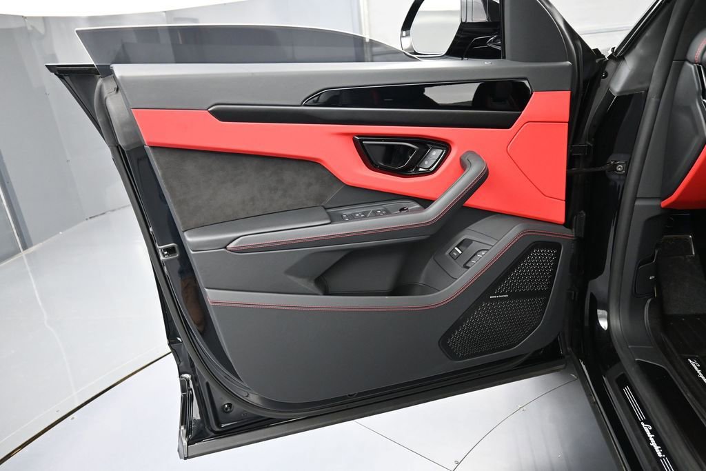 Used 2024 Lamborghini Urus S AWD/4WD image 15
