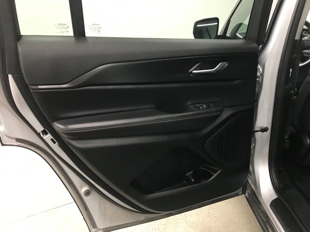 Used 2023 Jeep Grand Cherokee L Laredo image 21