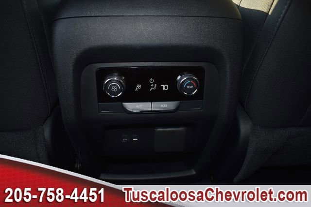 Used 2025 Chevrolet Traverse LT w/ Driver Confidence Package image 27