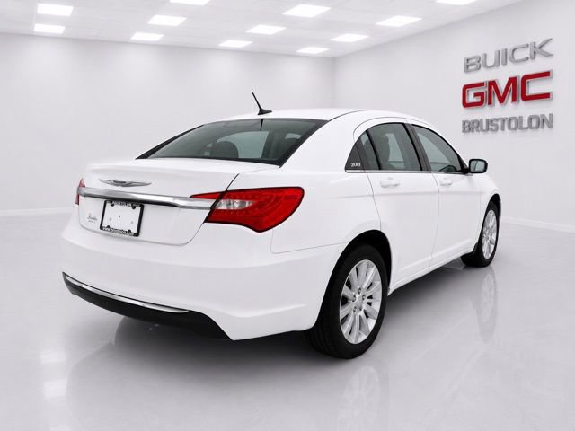 Used 2012 Chrysler 200 Touring FWD image 6
