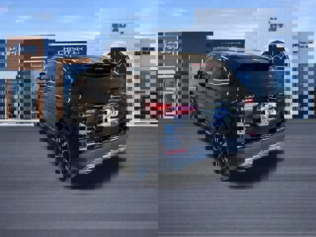 Used 2024 Mercedes-Benz GLA 250 4MATIC image 3