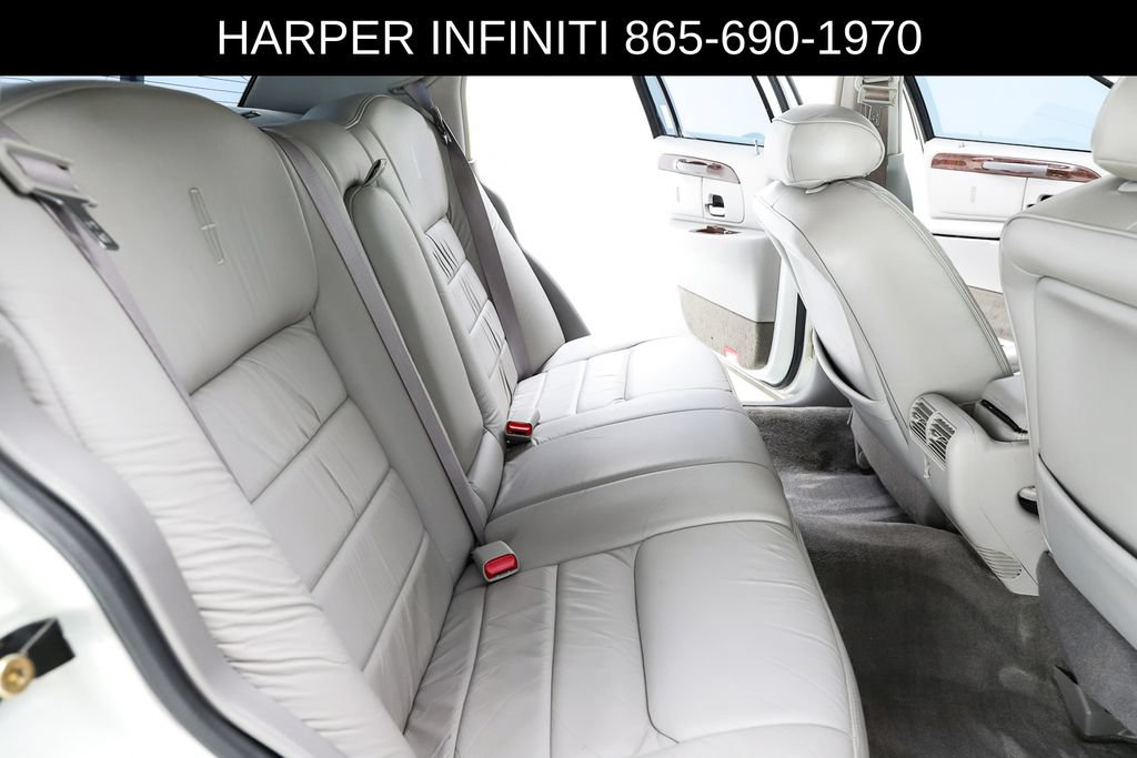 Used 2000 Lincoln Town Car Executive RWD image 68