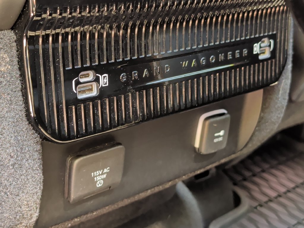 Used 2024 Jeep Grand Wagoneer L Series III AWD/4WD image 32