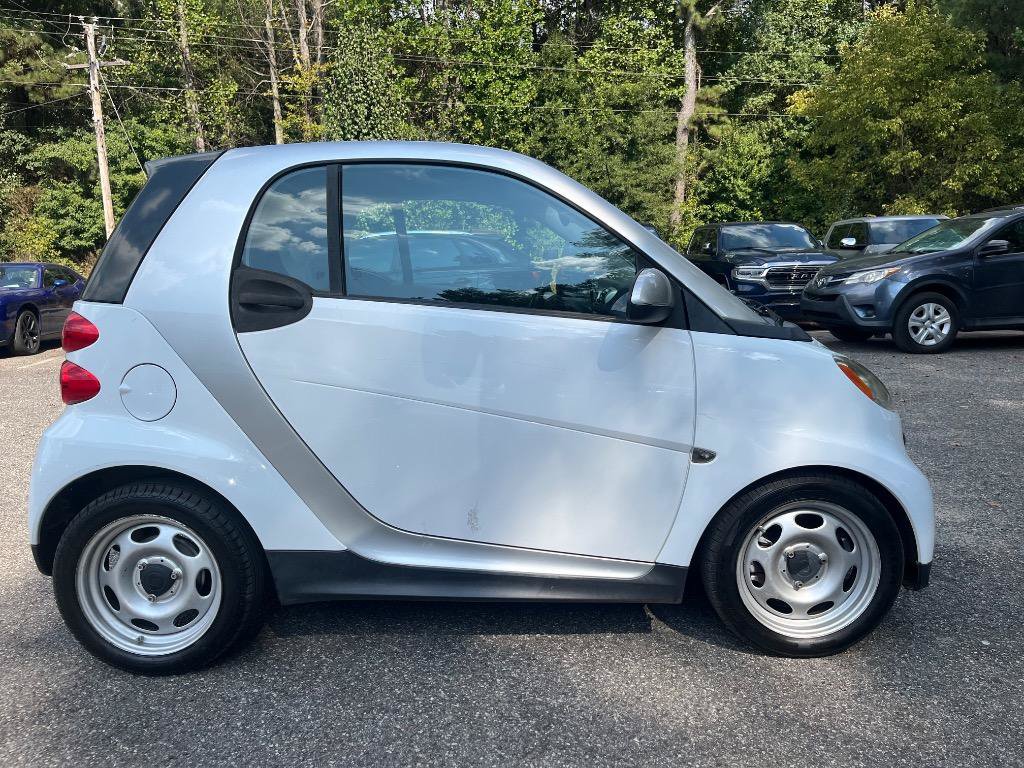Used 2014 smart fortwo pure RWD image 4
