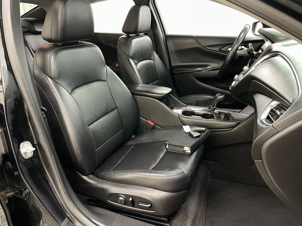 Certified 2018 Chevrolet Malibu Premier w/ Premier Sun and Wheel Package image 40