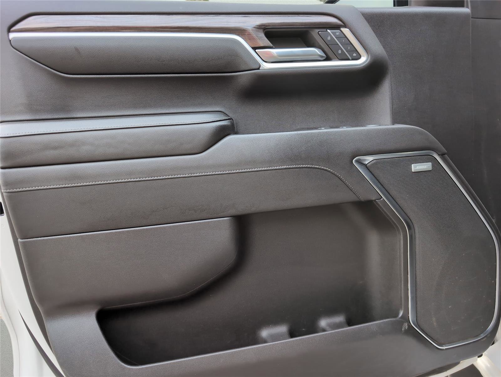 Used 2022 Chevrolet Silverado 1500 LTZ image 11