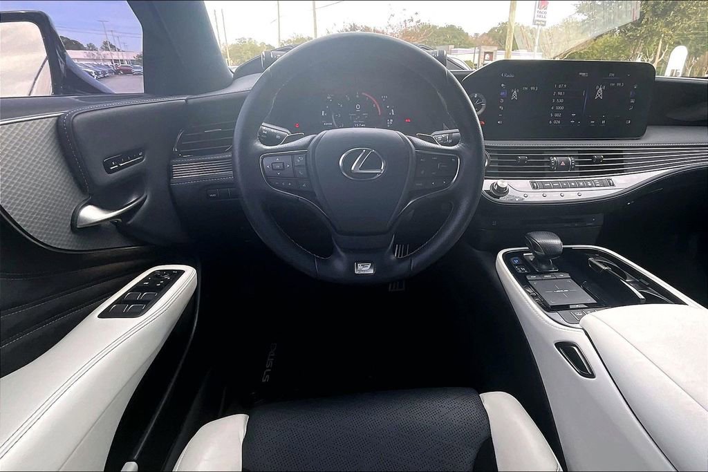 Used 2021 Lexus LS 500 F Sport w/ Accessory Package (Z2) image 8