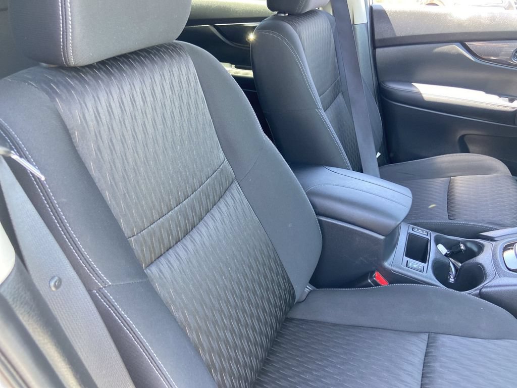 Used 2020 Nissan Rogue SV AWD/4WD image 23