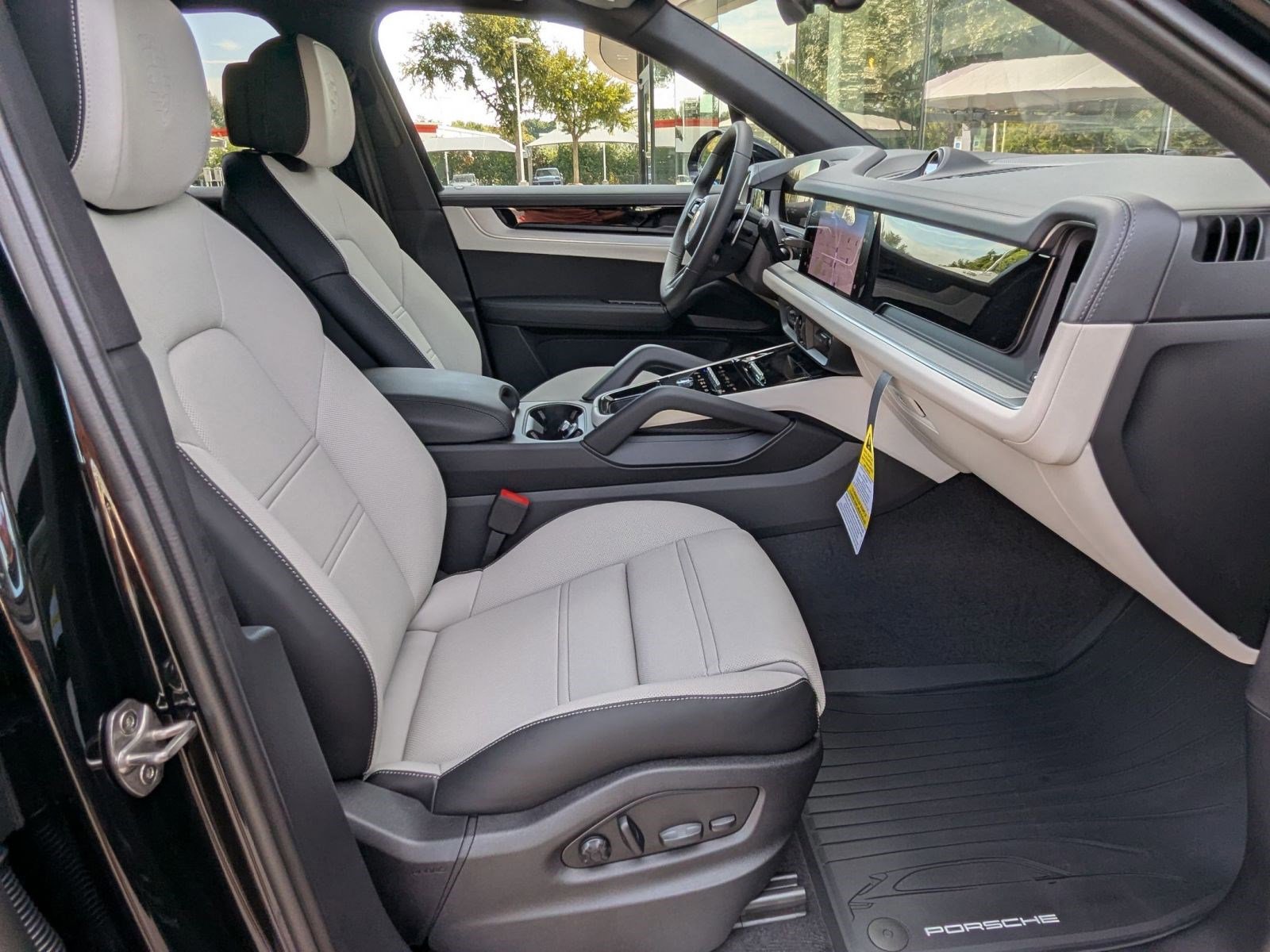 New 2026 Porsche Cayenne S image 25