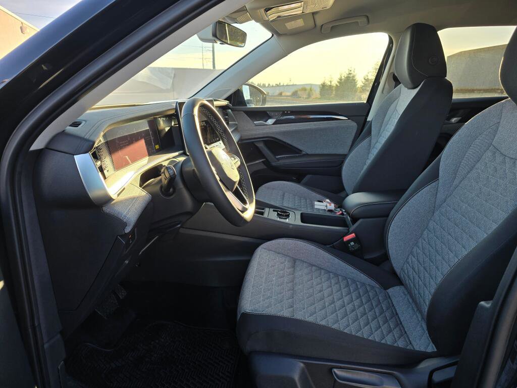 New 2026 Volkswagen Tiguan S AWD/4WD image 19