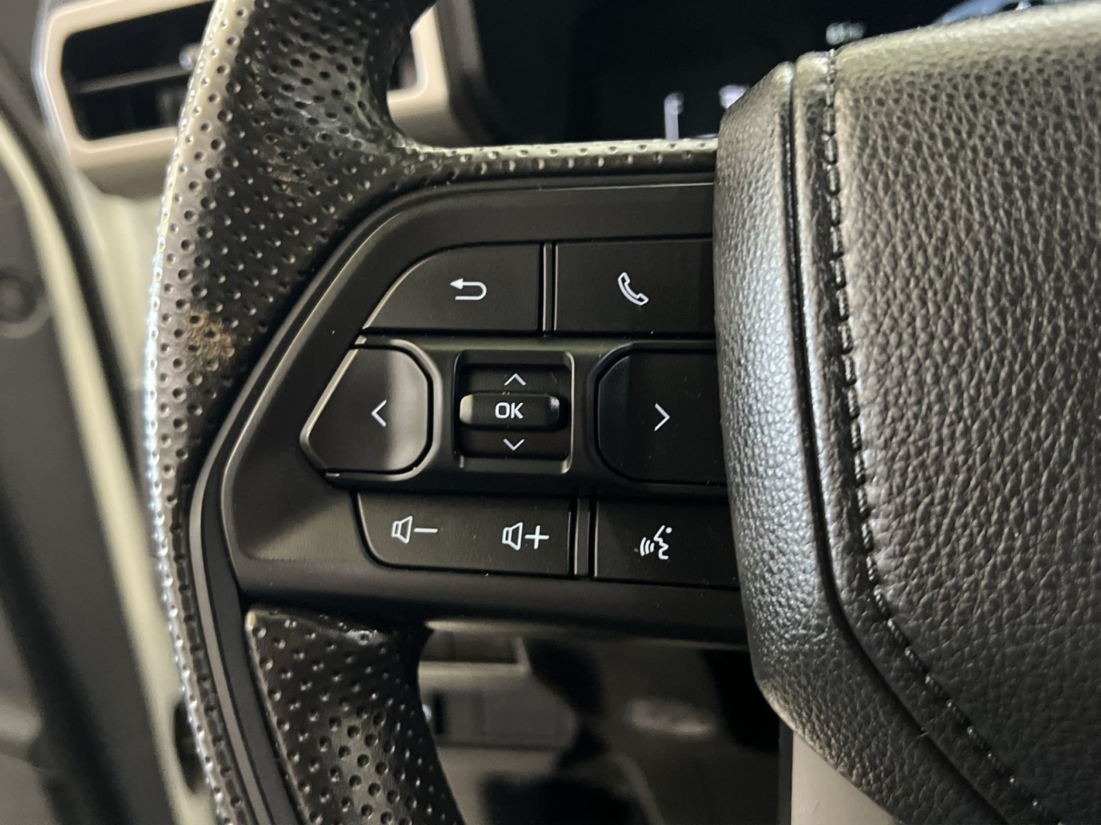Used 2024 Toyota Tacoma SR RWD image 33