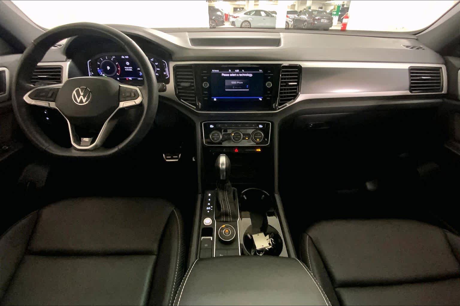 Used 2022 Volkswagen Atlas Cross Sport SEL R-Line w/ Cross Sport MDO Package AWD/4WD image 15