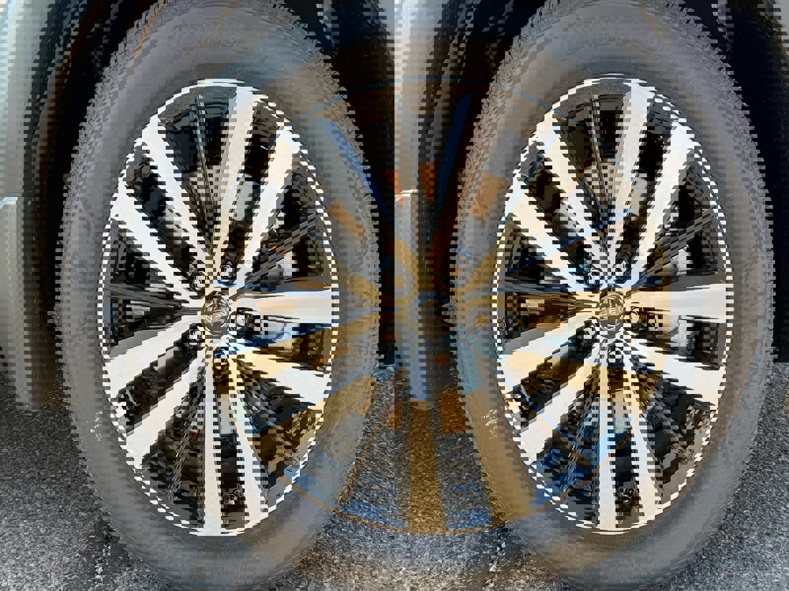 New 2025 Nissan Pathfinder Platinum w/ Cargo Package image 10